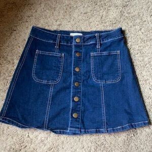 Altar’d state mini skirt 🤩